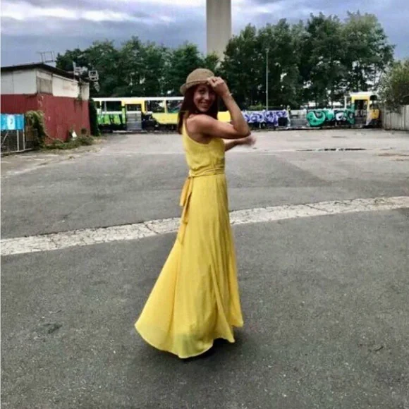 STUNNING Veneno en la Piel Yellow Maxi Dress - Picture 3 of 5